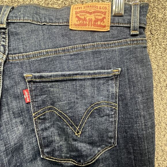Levis Mid Rise Classic Crop Jeans Womens 10 Blue Denim Med Wash Casual EUC! - Picture 9 of 16